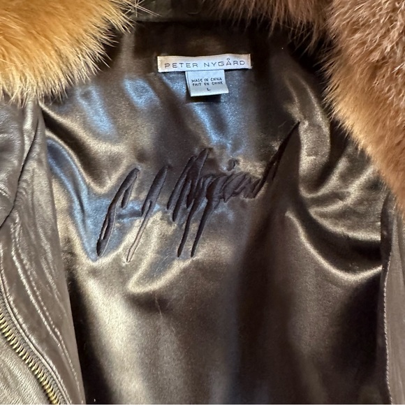 Genuine Brown Leather Jacket with Fox Fur Collar by Peter Nygard, Size Large - Picture 8 of 16